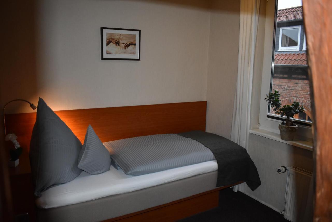 Hotel Neue Stuben Wolfsburg Exteriér fotografie